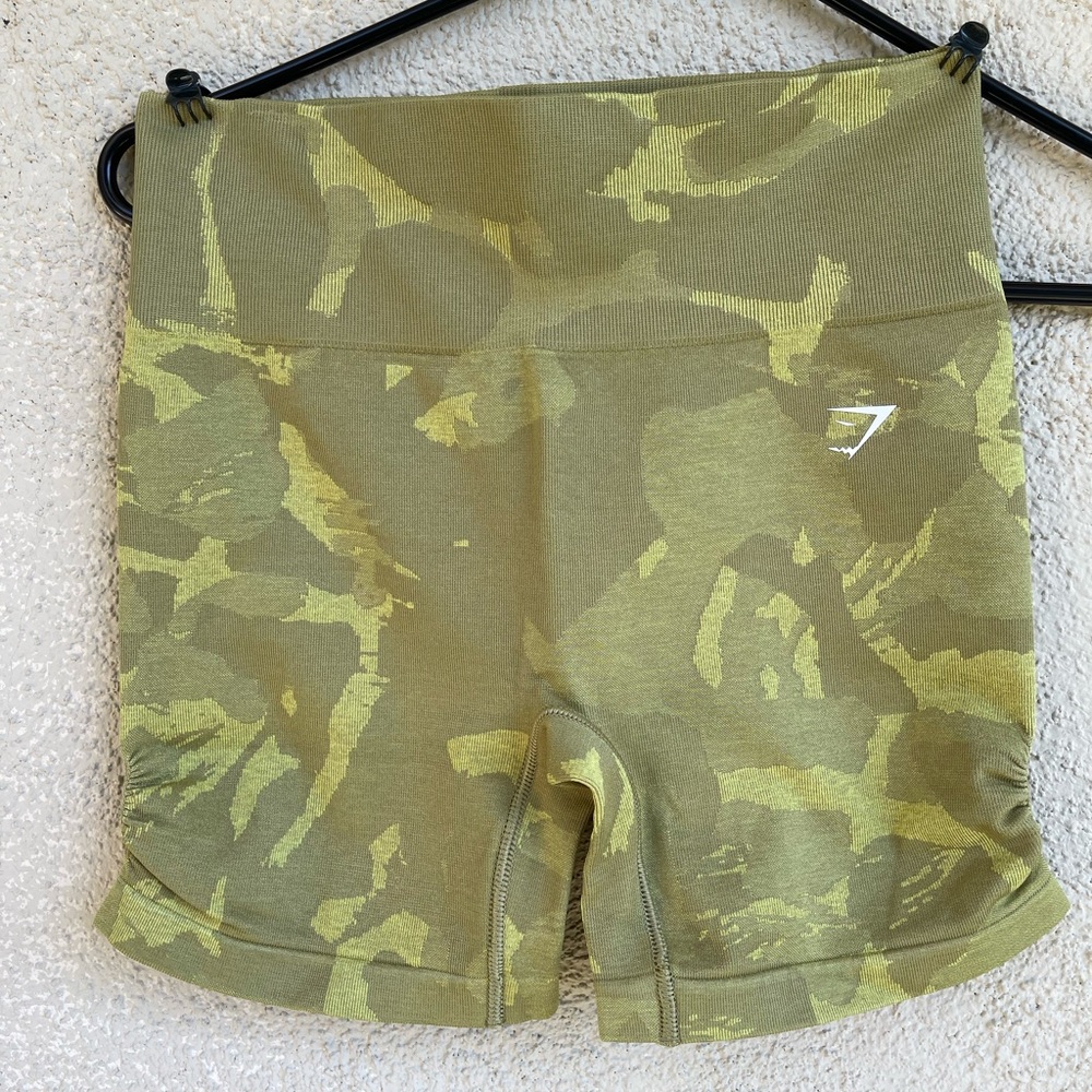 ADAPT CAMO SEAMLESS SHORTS